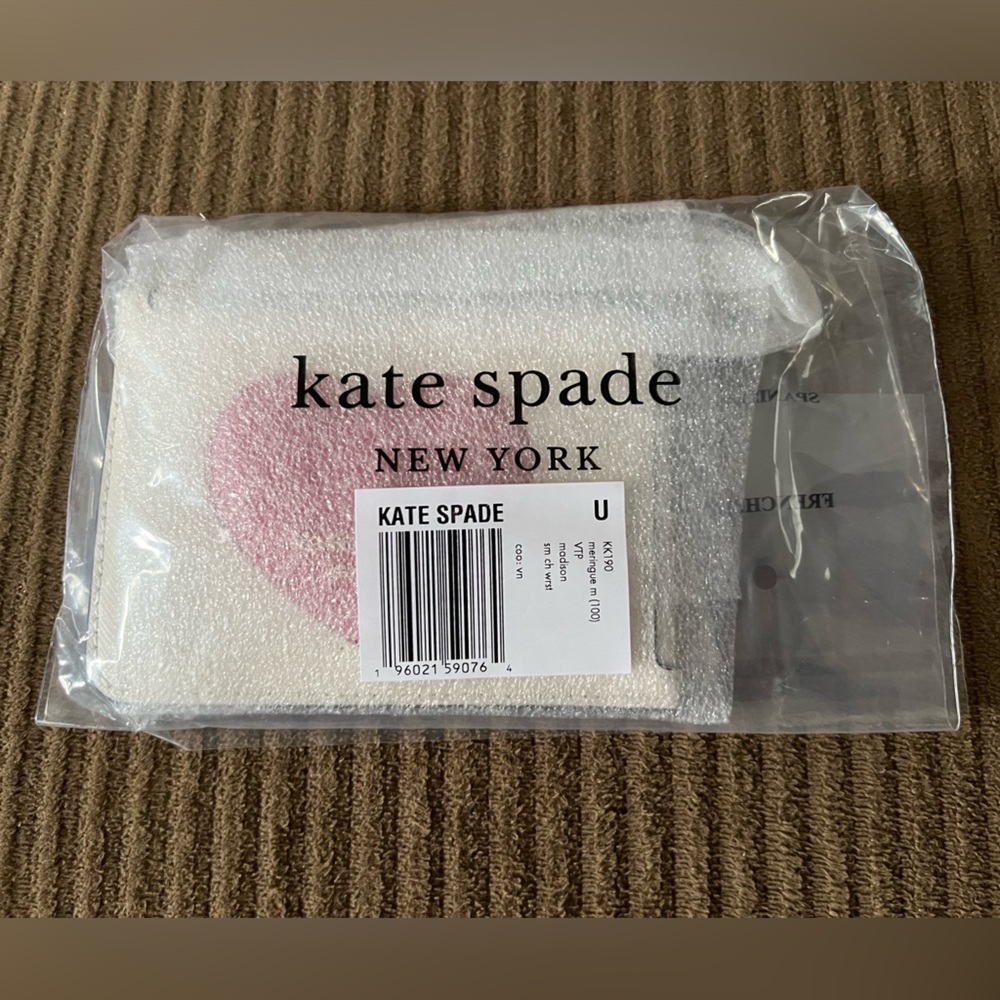 Kate Spade Madison Puffy Heart Small Card Holder Wristlet nwt in packaging - Picture 4 of 5